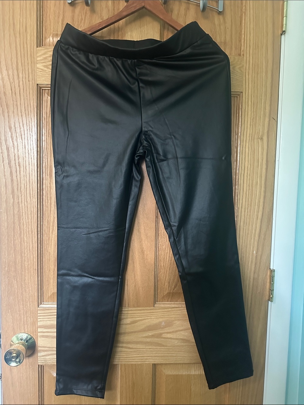 Francesca's Collections mi ami Black Faux Leather Skinny Pants